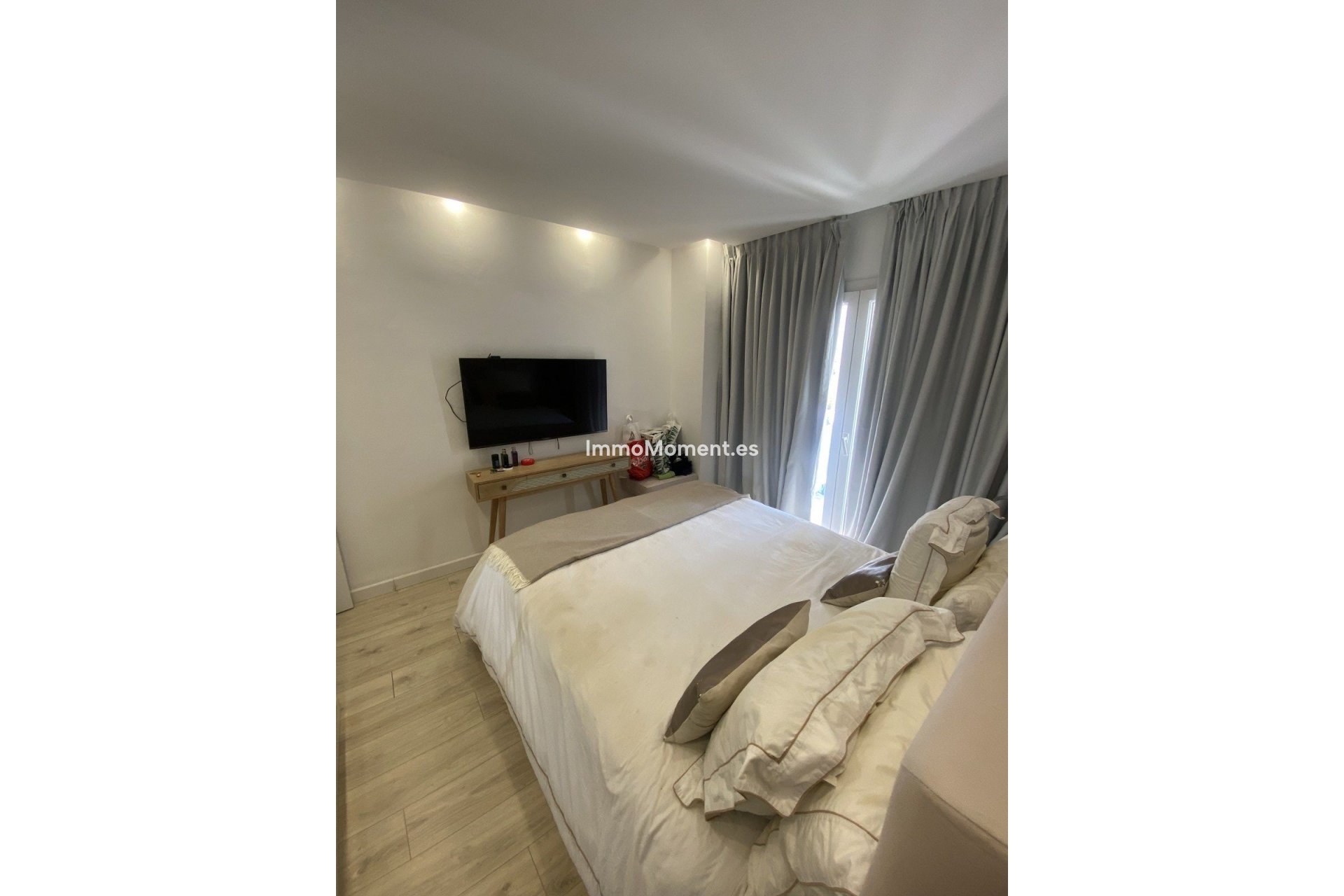 Resale - Apartment - Marbella - Puerto Banús