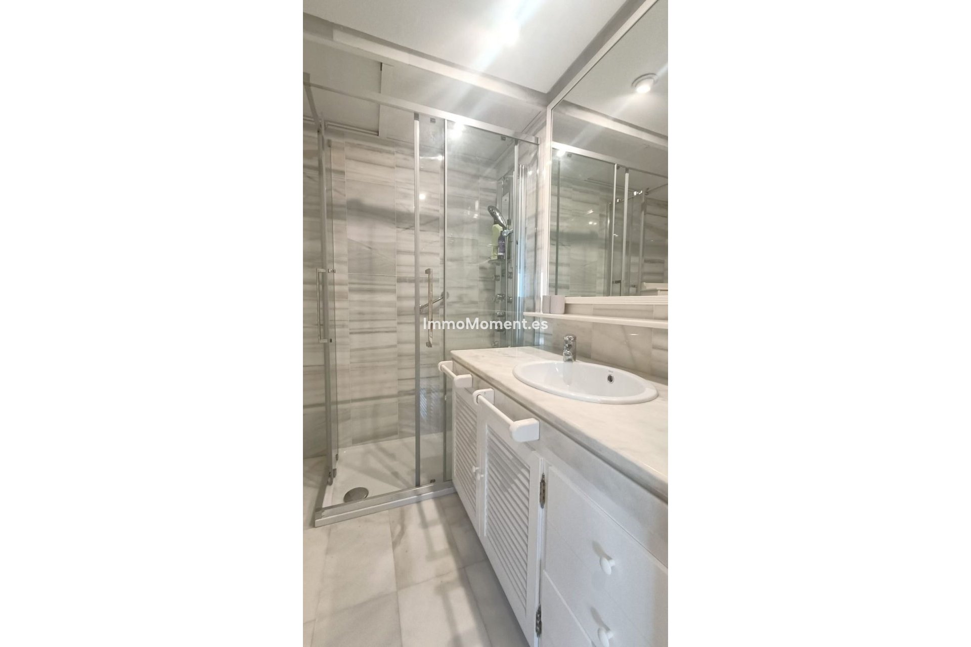 Resale - Apartment - Marbella - Puerto Banús