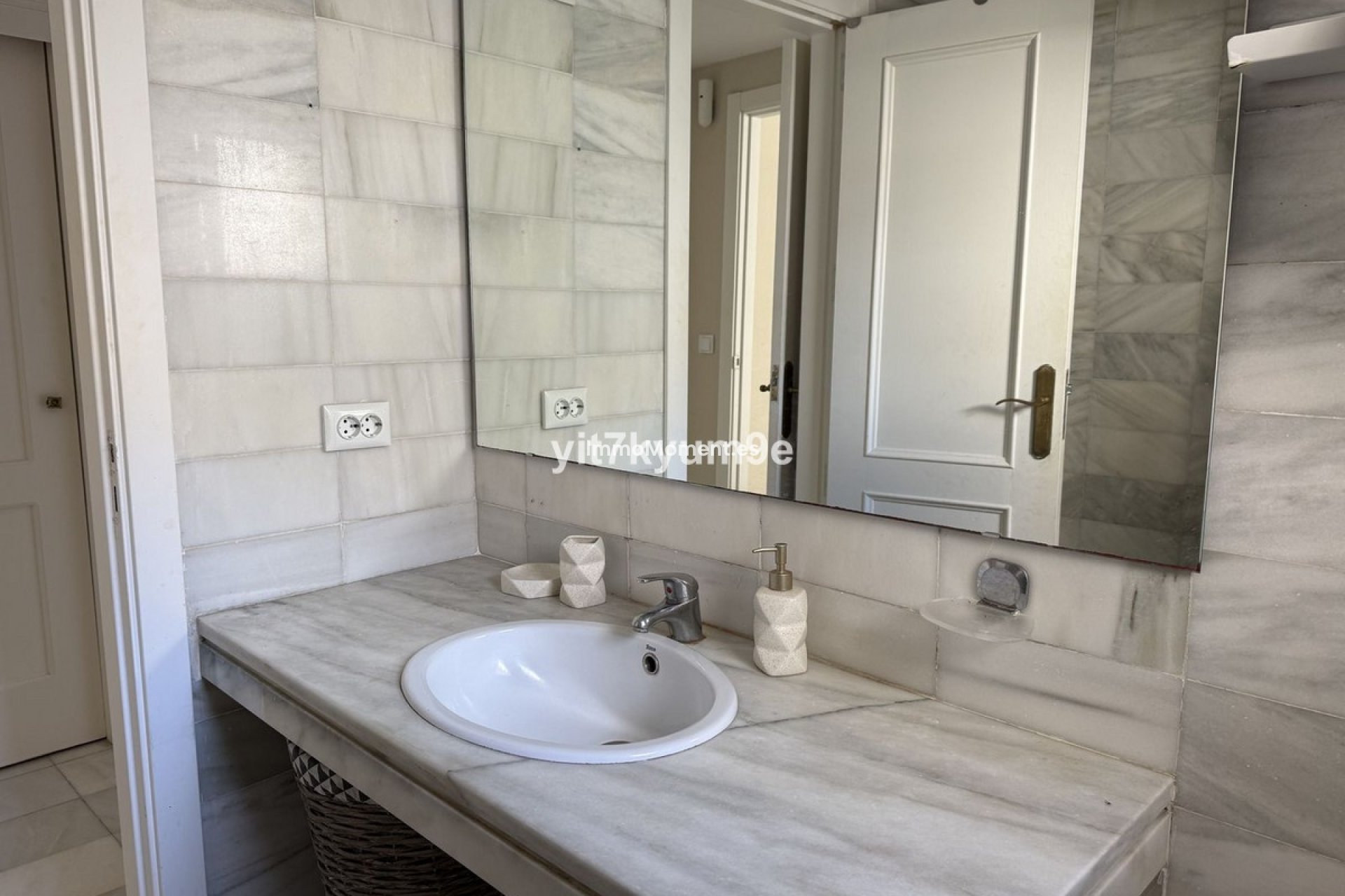 Resale - Apartment - Marbella - Puerto Banús