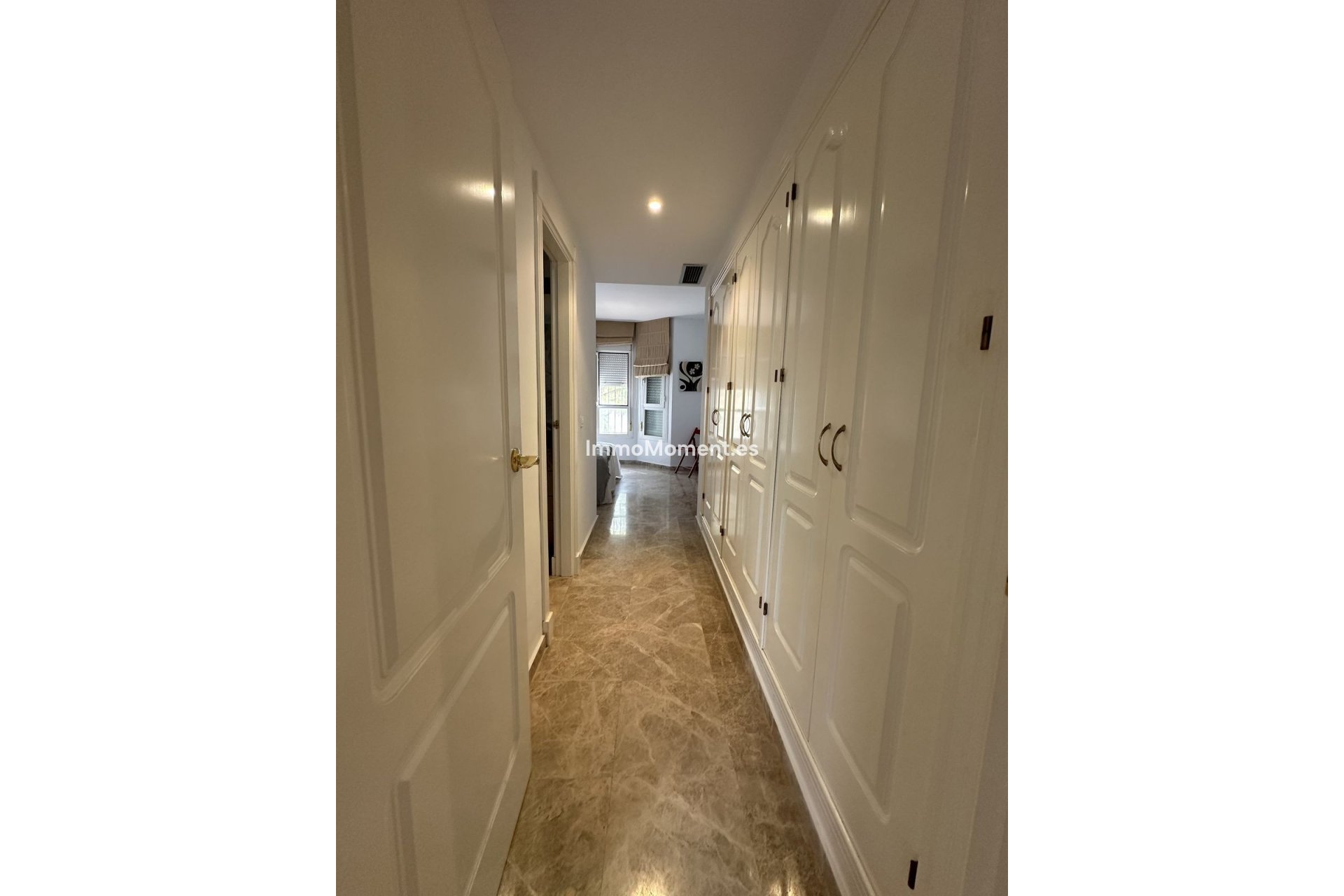 Resale - Apartment - Marbella - Puerto Banús