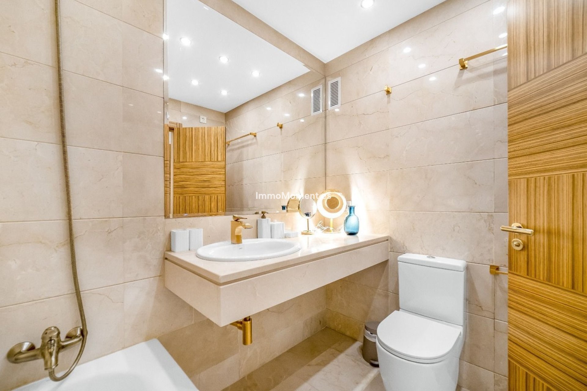 Resale - Apartment - Marbella - Puerto Banús