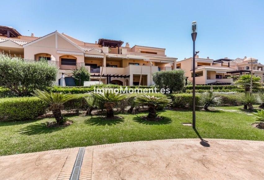 Resale - Apartment - Marbella - Puerto Banús