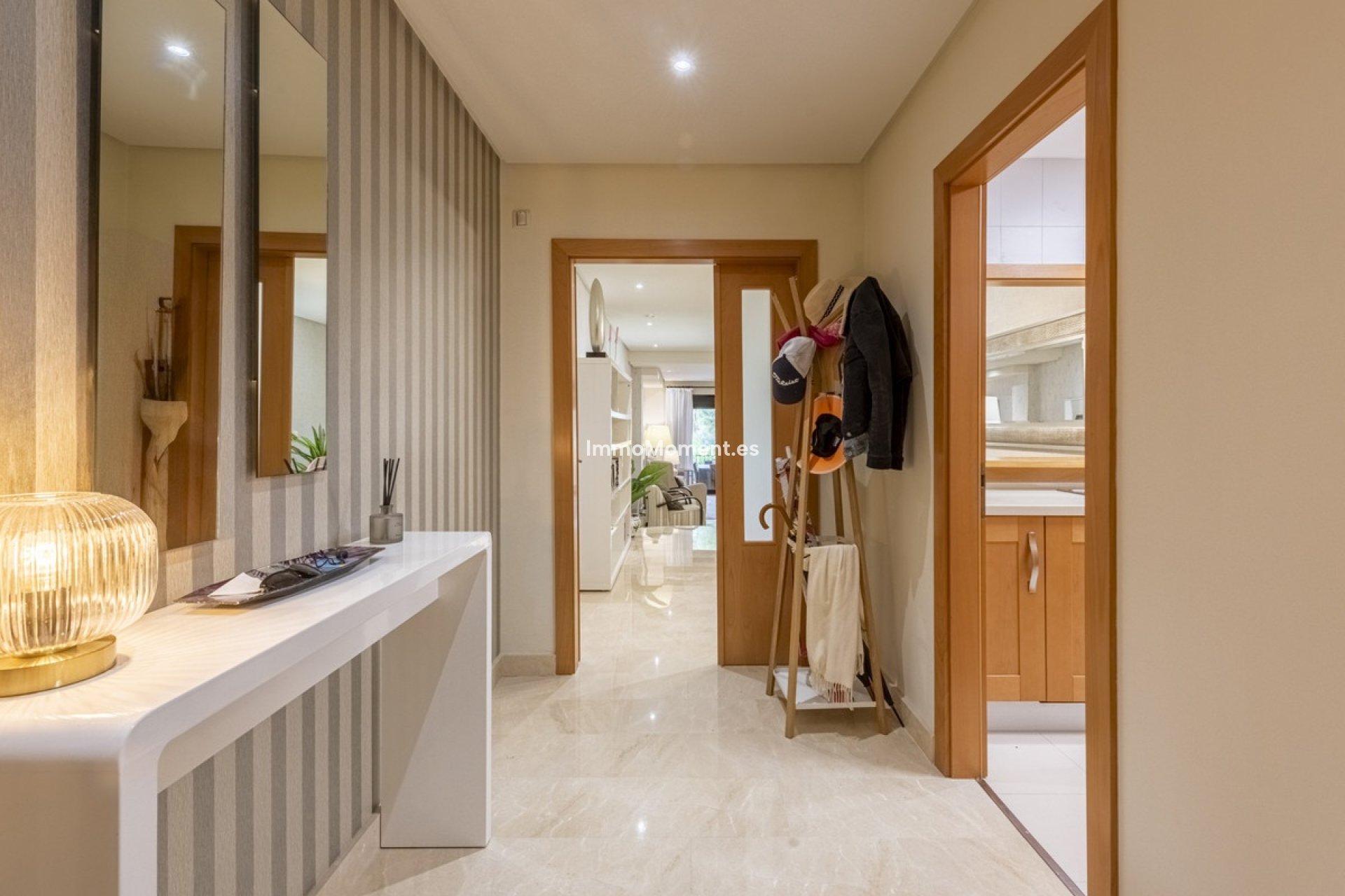 Resale - Apartment - Marbella - Puerto Banús