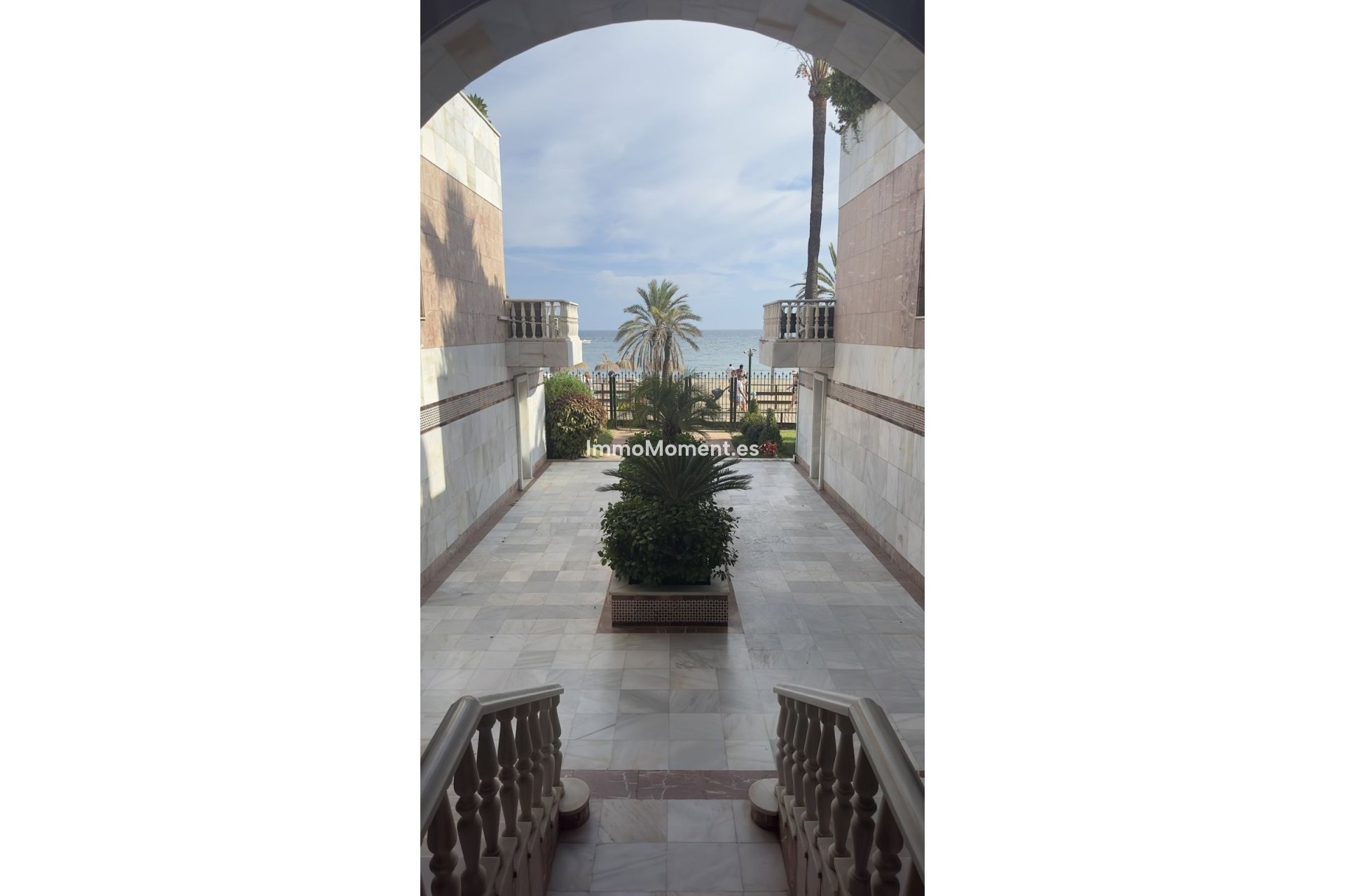 Resale - Apartment - Marbella - Puerto Banús