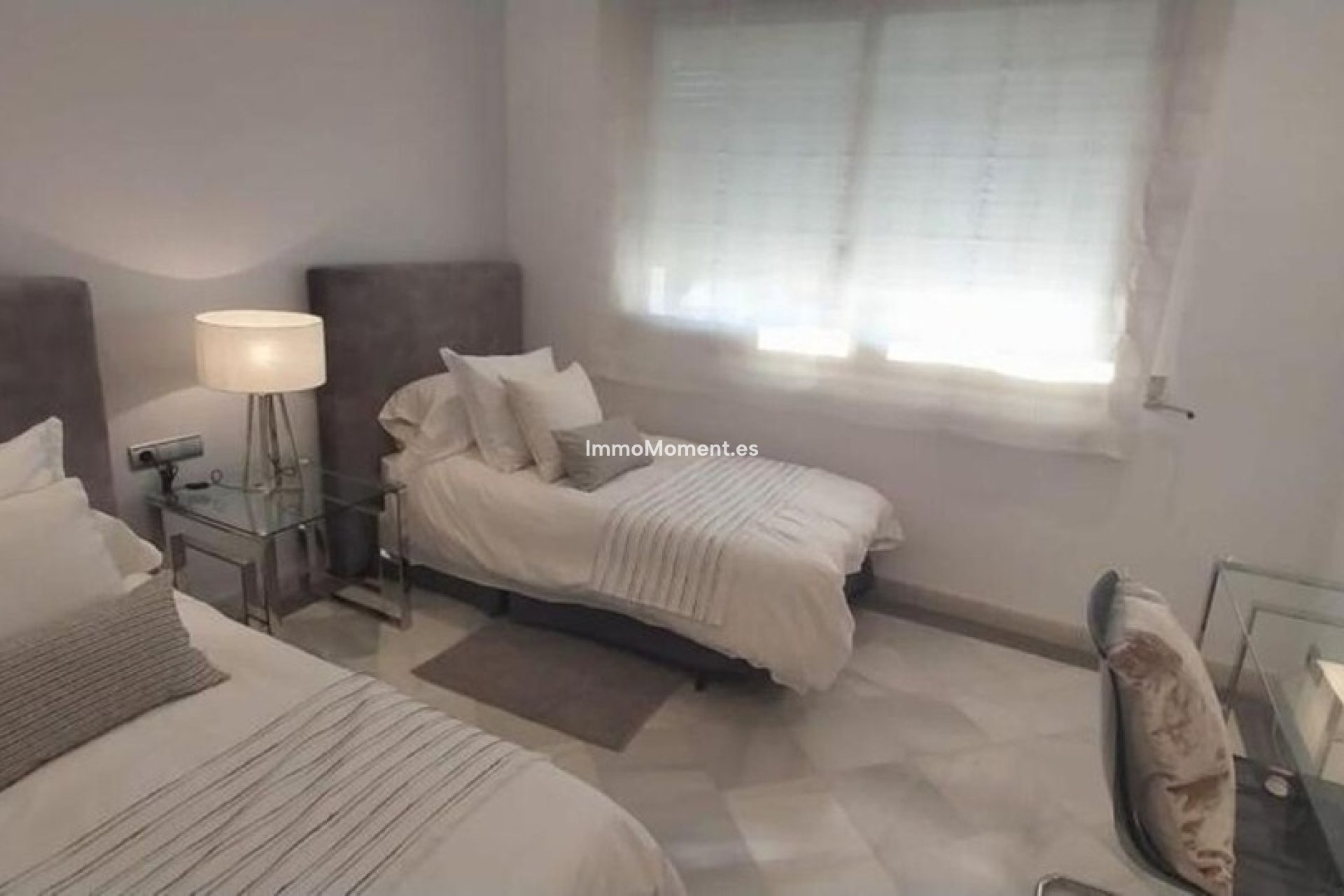 Resale - Apartment - Marbella - Puerto Banús