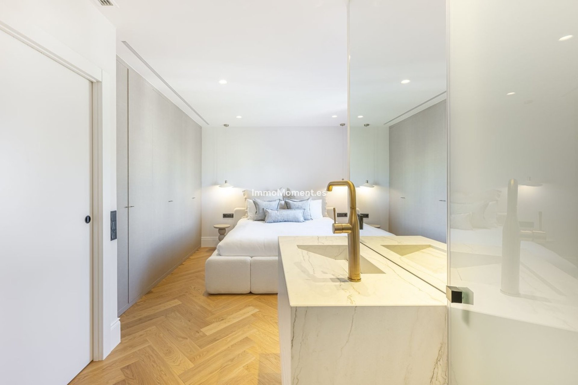 Resale - Apartment - Marbella - Puerto Banús