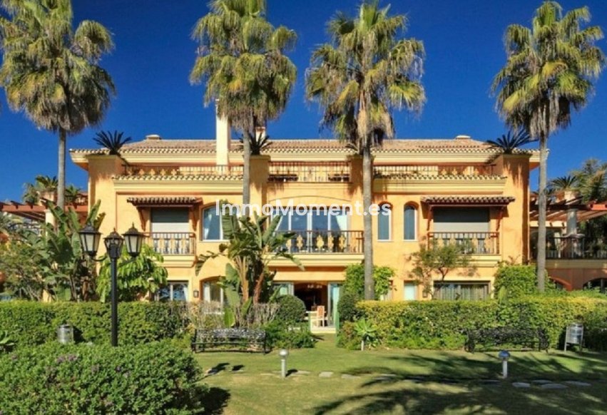 Resale - Apartment - Marbella - Puerto Banús
