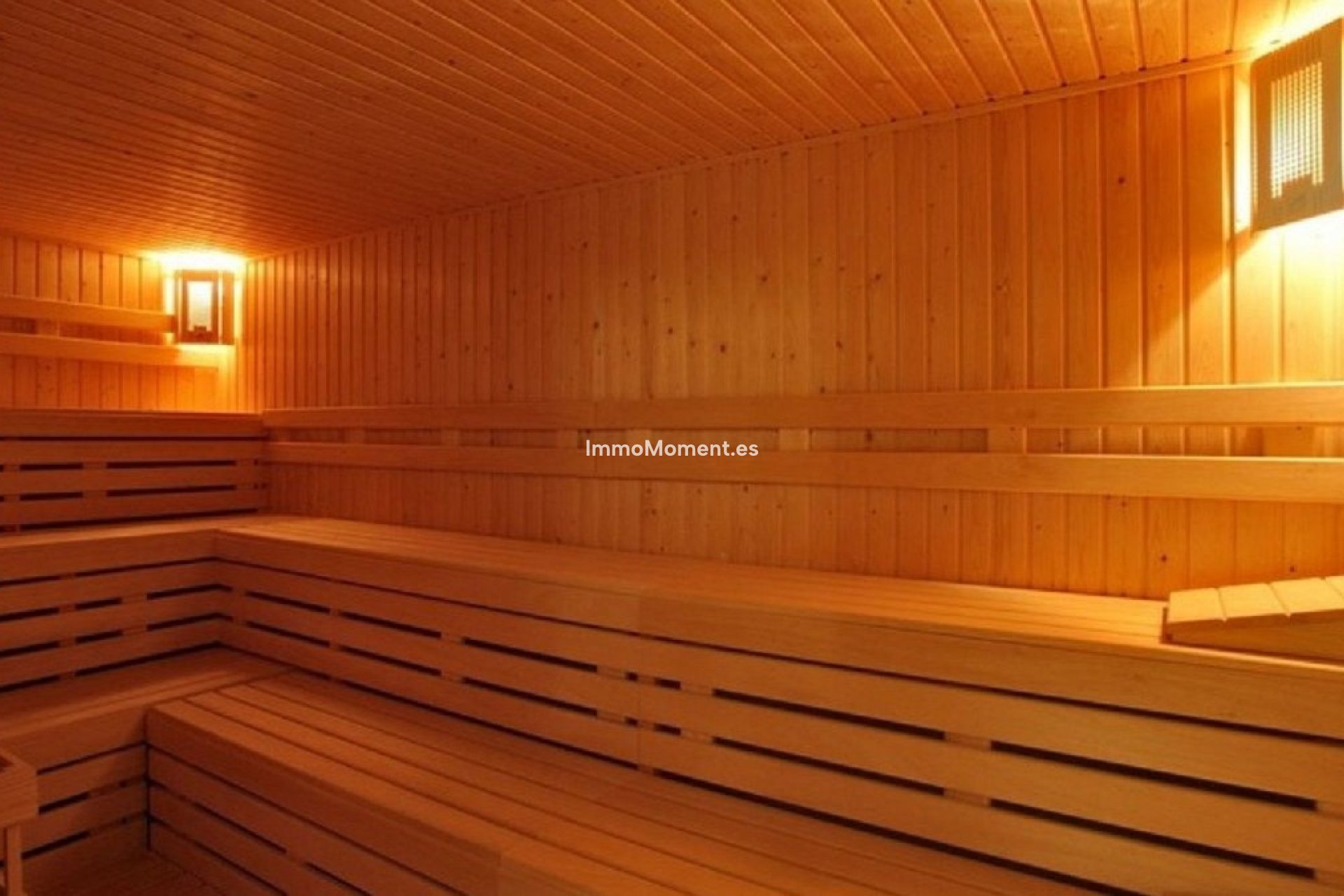 Resale - Apartment - Marbella - Puerto Banús