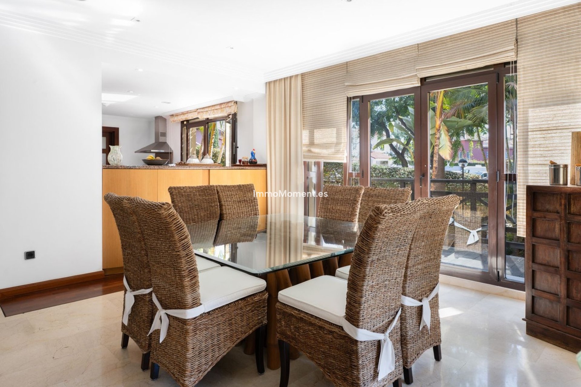 Resale - Apartment - Marbella - Puerto Banús