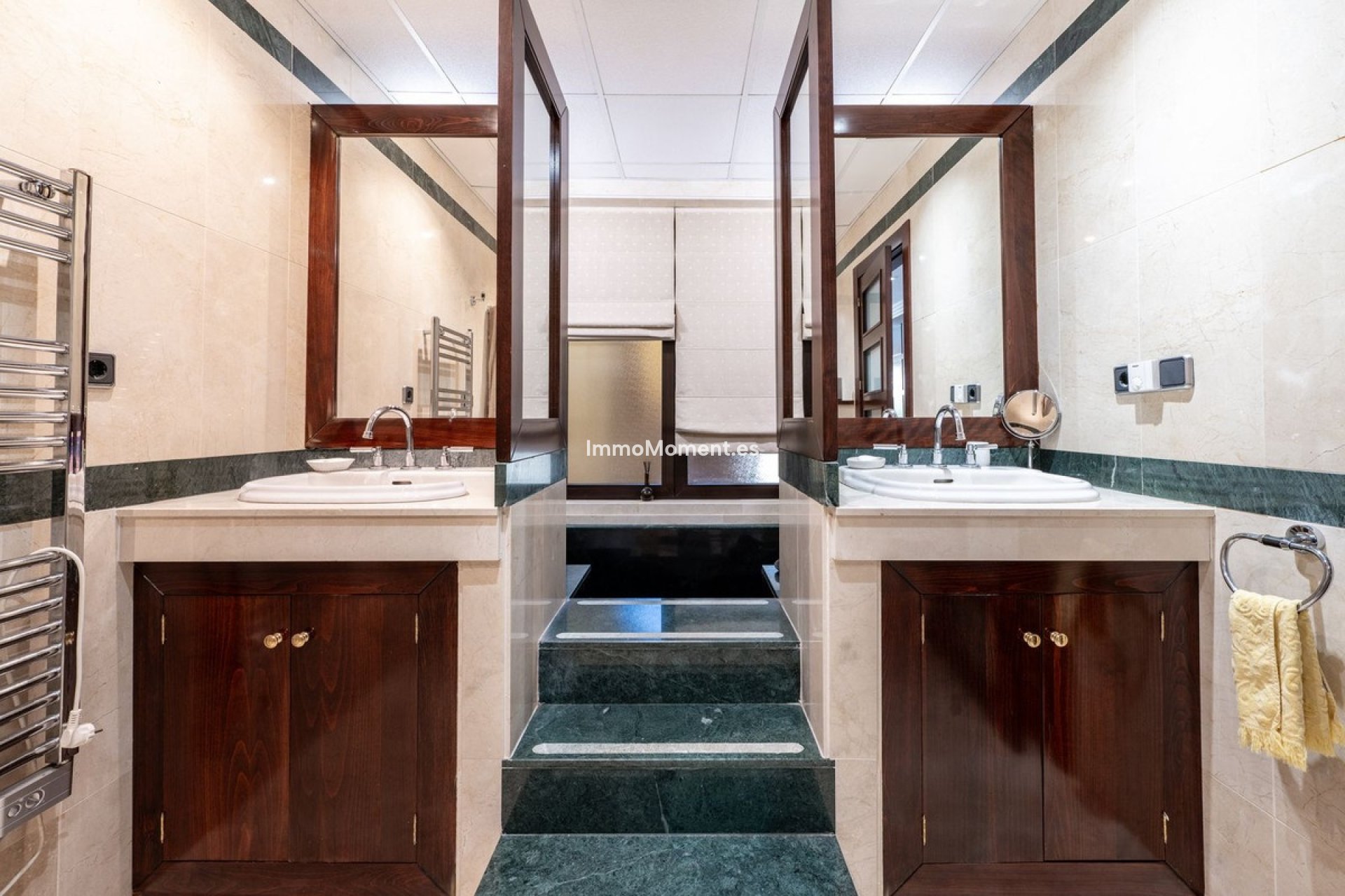 Resale - Apartment - Marbella - Puerto Banús