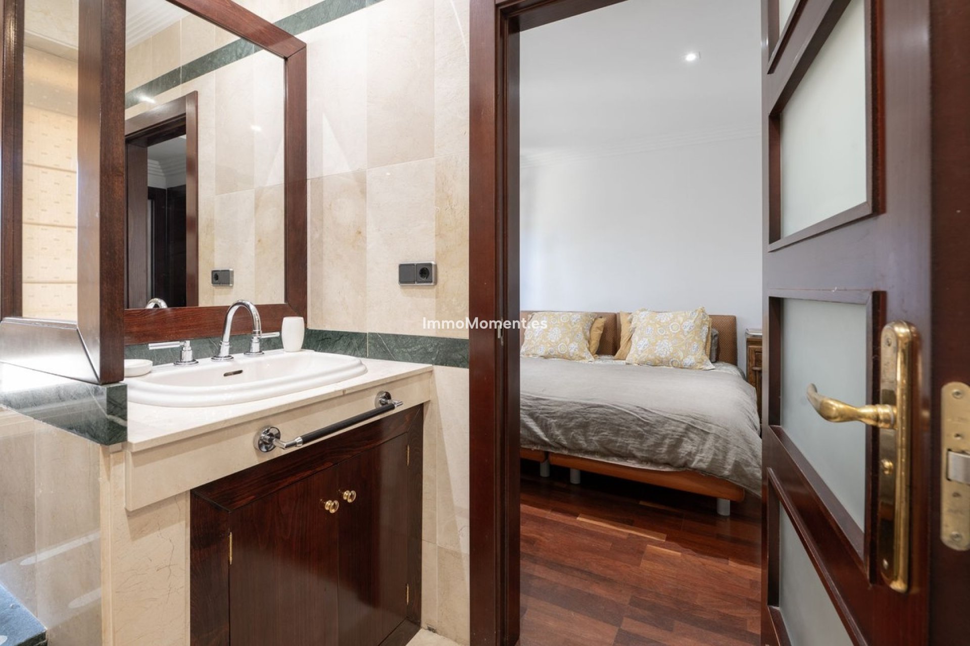 Resale - Apartment - Marbella - Puerto Banús