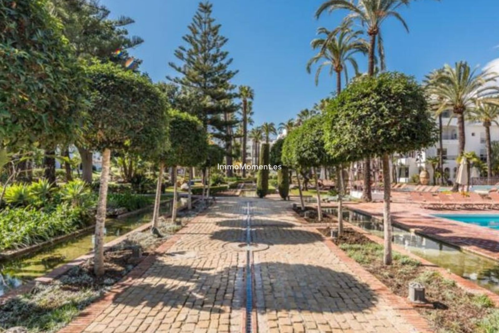 Resale - Apartment - Marbella - Puerto Banús
