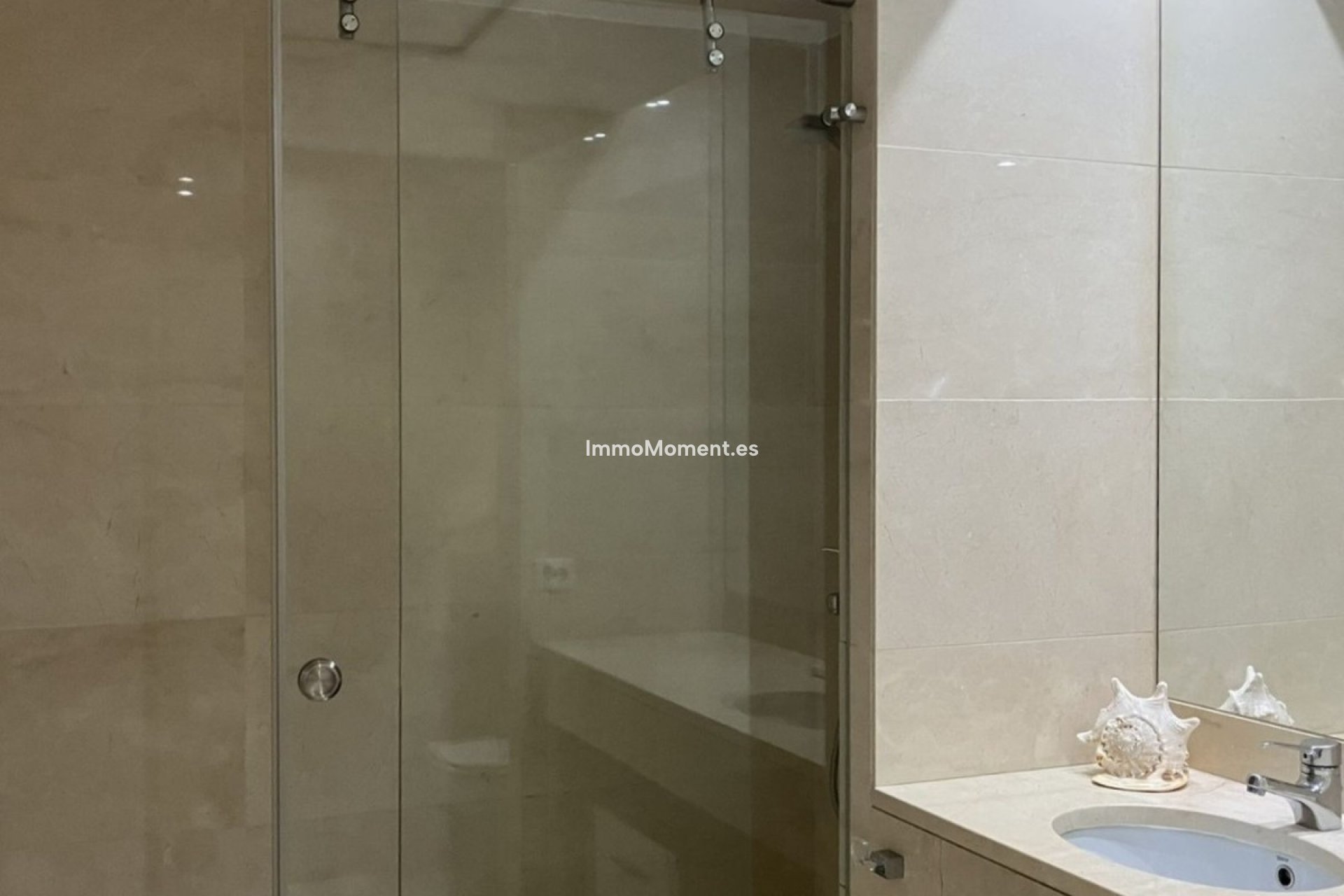 Resale - Apartment - Marbella - Puerto Banús