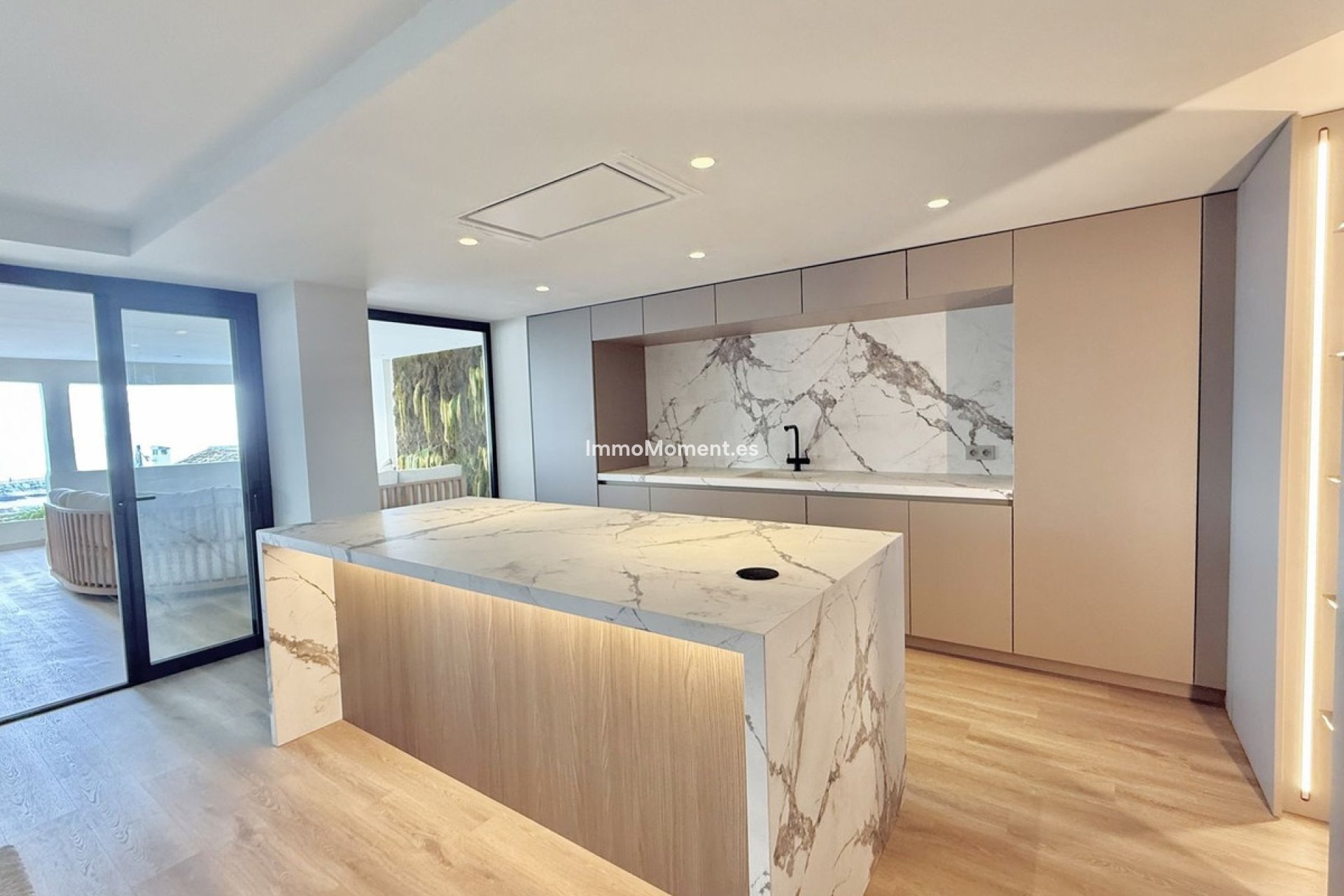 Resale - Apartment - Marbella - Puerto Banús