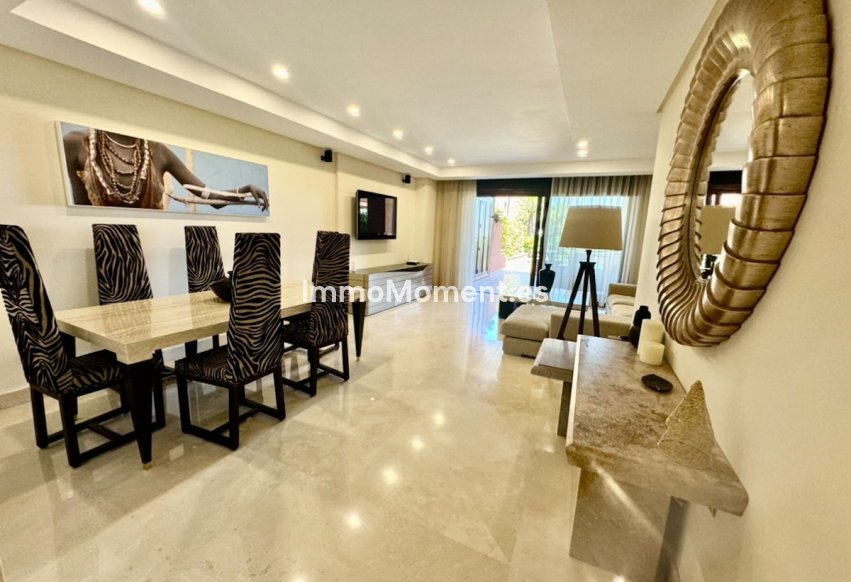 Resale - Apartment - Marbella - Puerto Banús