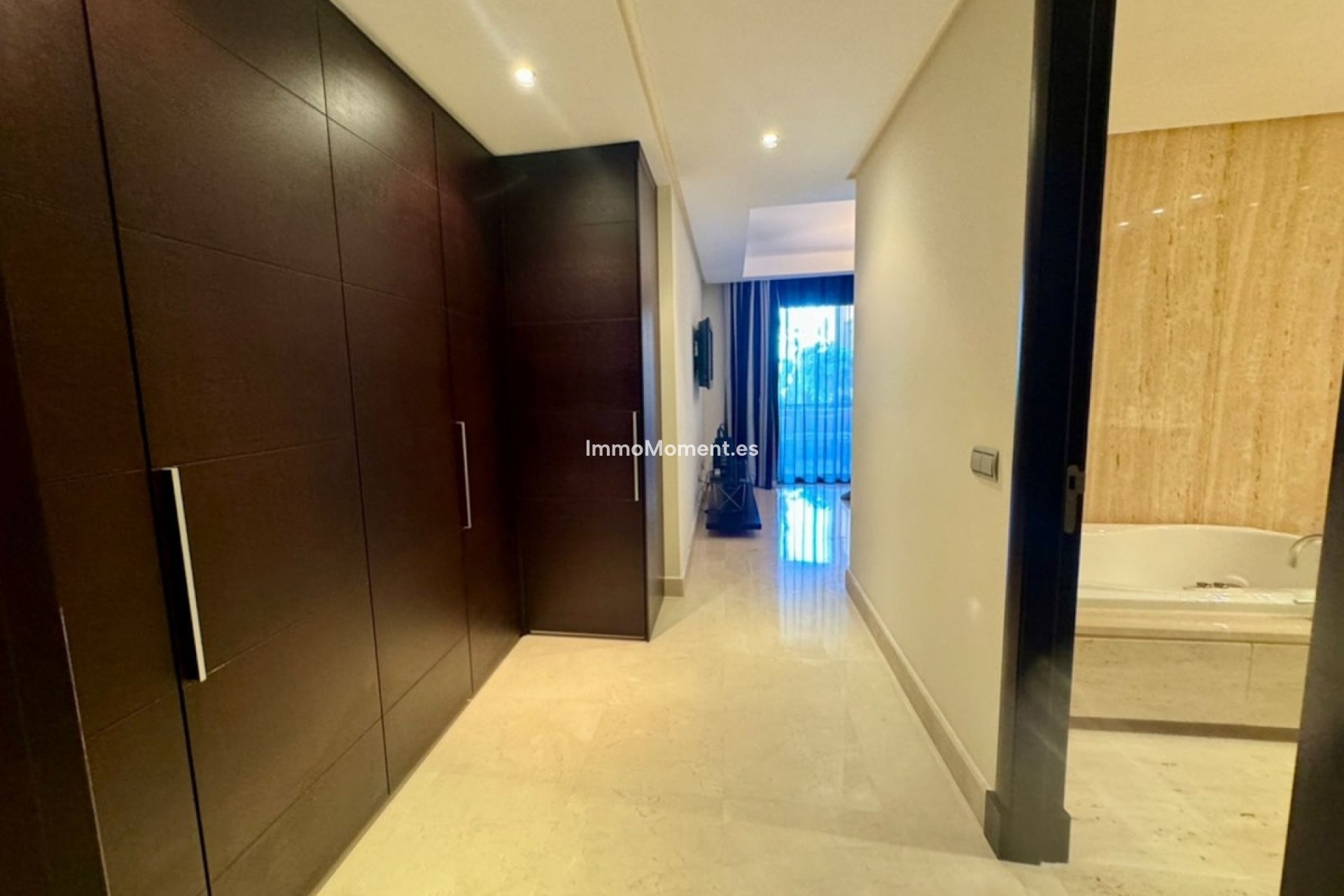 Resale - Apartment - Marbella - Puerto Banús