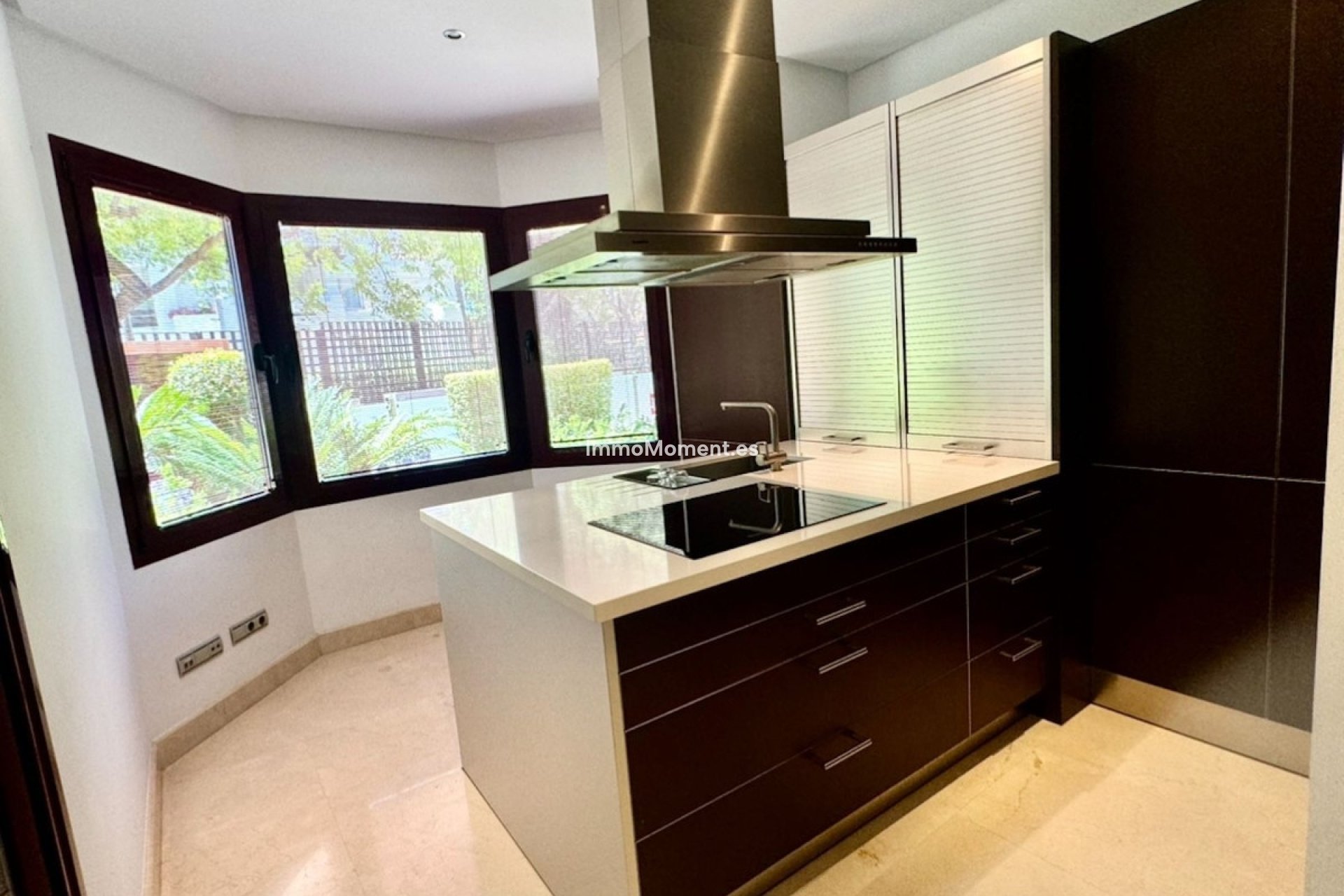 Resale - Apartment - Marbella - Puerto Banús