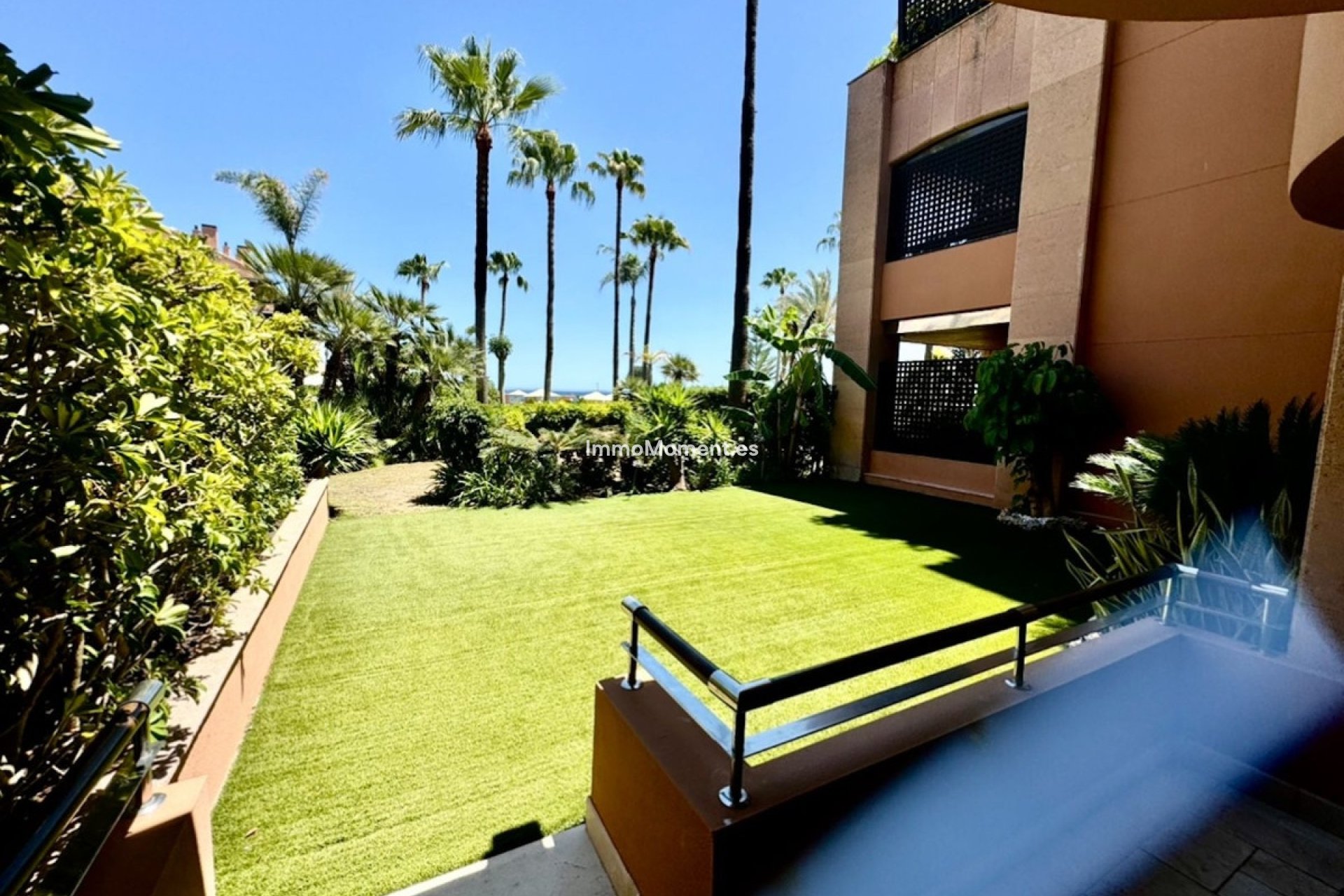 Resale - Apartment - Marbella - Puerto Banús