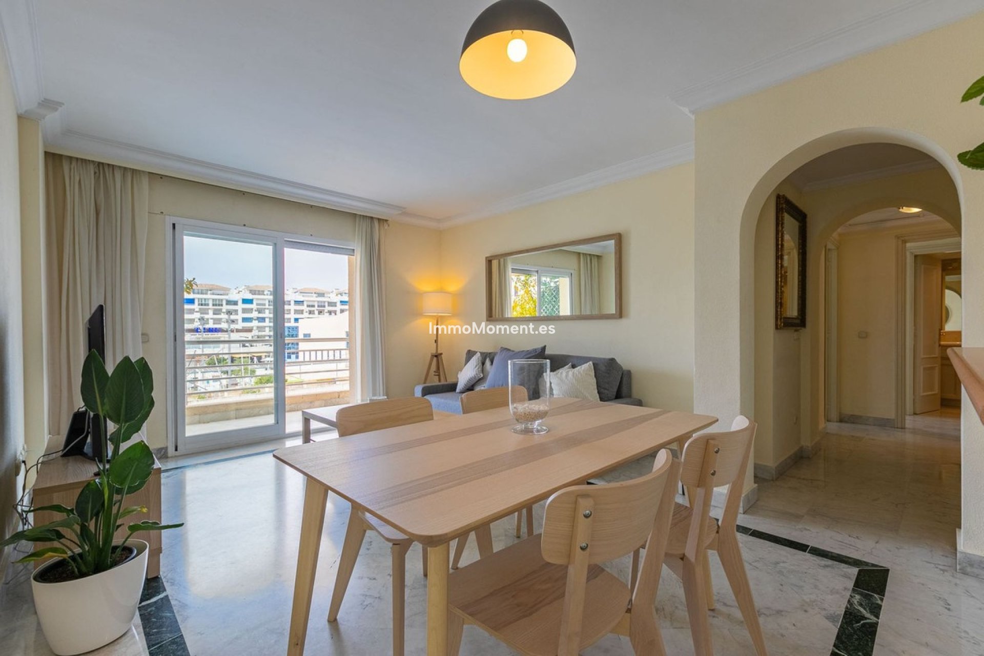 Resale - Apartment - Marbella - Puerto Banús