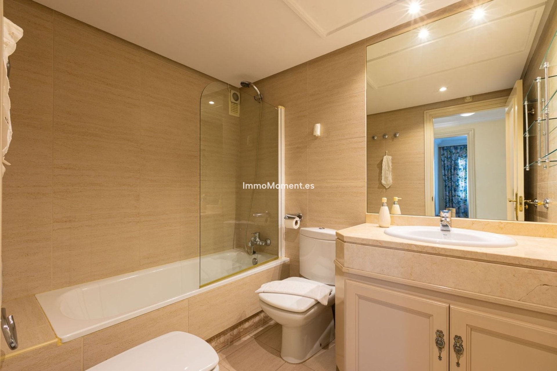 Resale - Apartment - Marbella - Puerto Banús