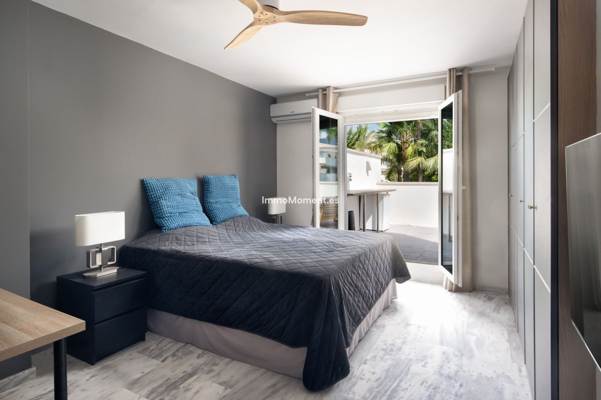 Resale - Apartment - Marbella - Puerto Banús