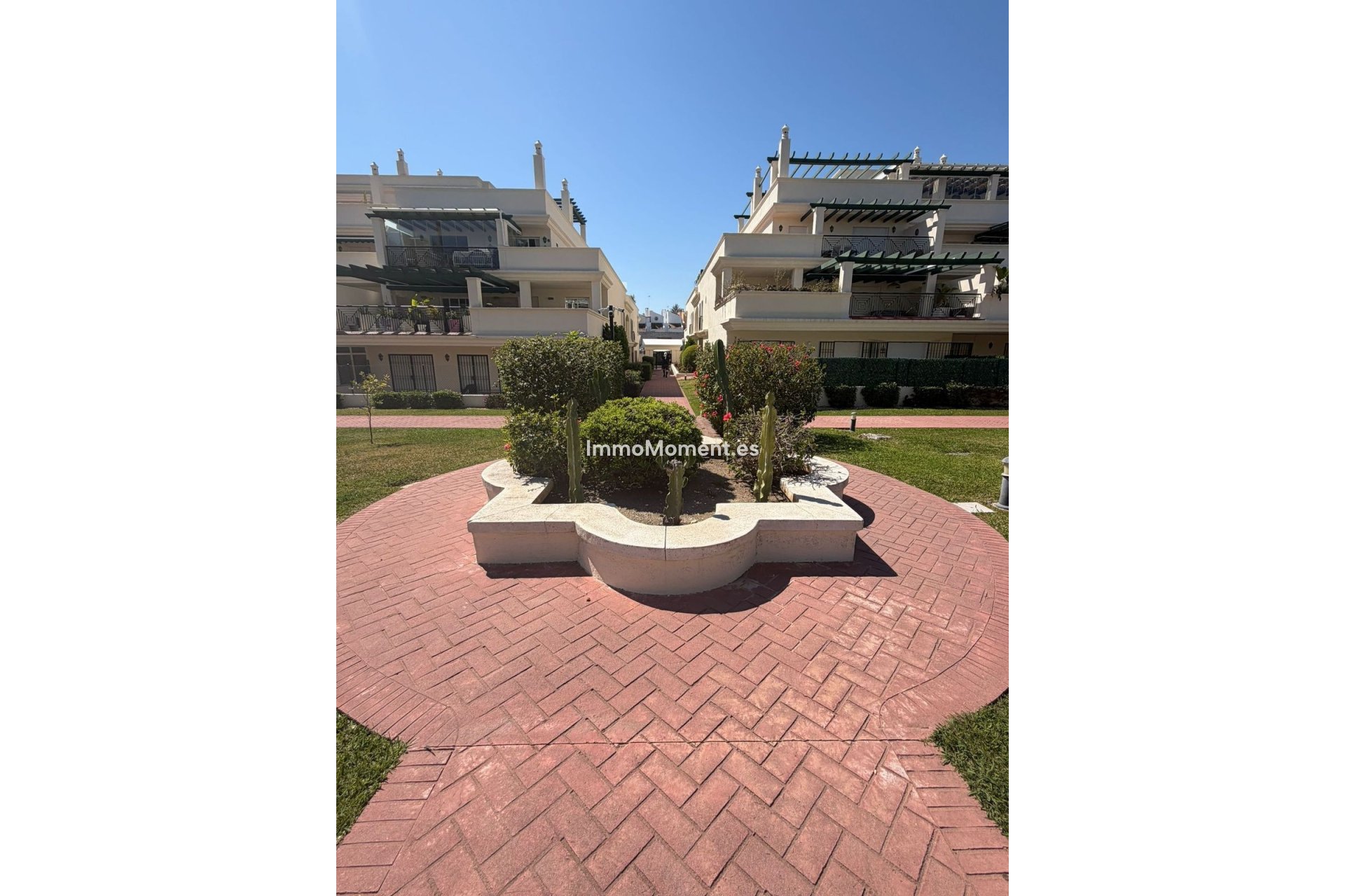 Resale - Apartment - Marbella - Puerto Banús