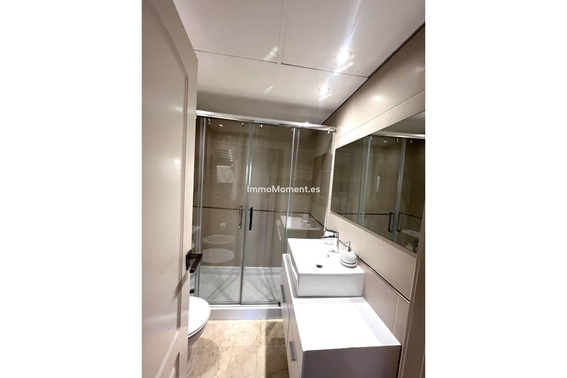 Resale - Apartment - Marbella - Puerto Banús