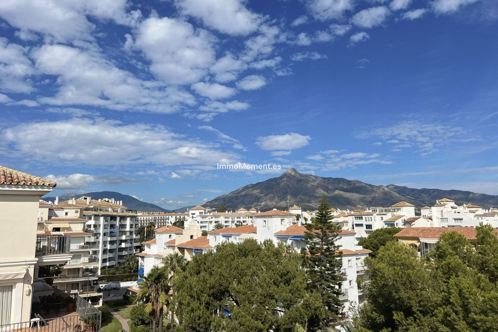 Resale - Apartment - Marbella - Puerto Banús