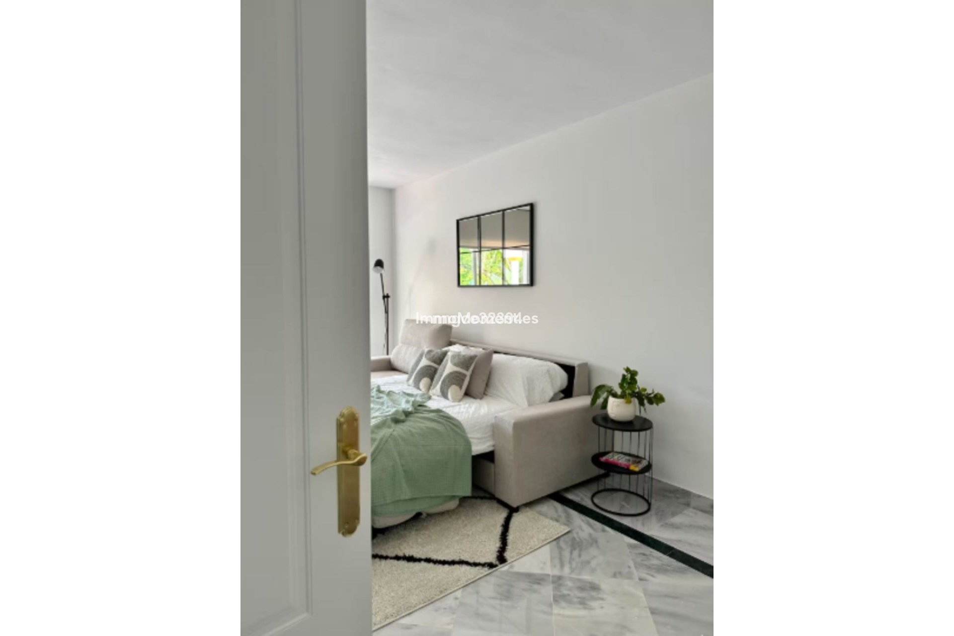 Resale - Apartment - Marbella - Puerto Banús