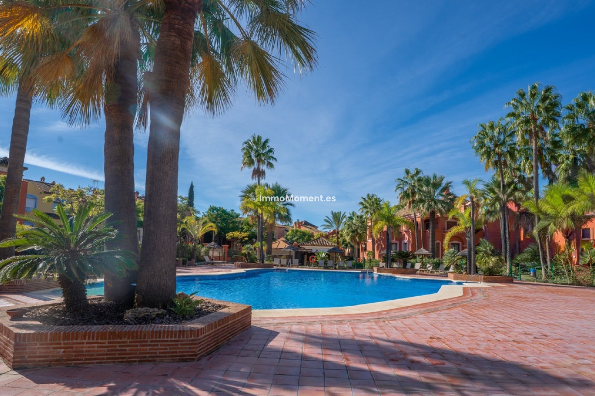 Resale - Apartment - Marbella - Puerto Banús