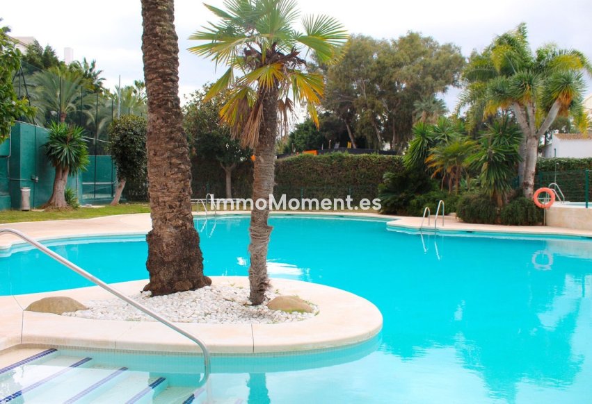 Resale - Apartment - Marbella - Puerto Banús