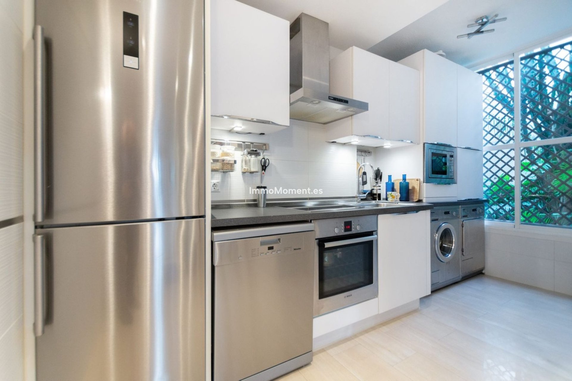 Resale - Apartment - Marbella - Puerto Banús