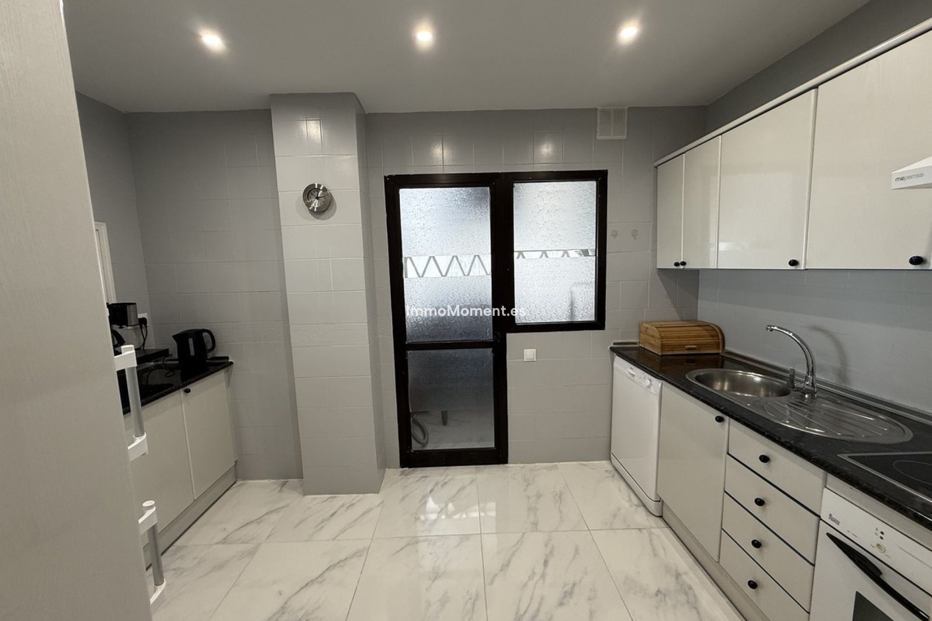 Resale - Apartment - Marbella - Puerto Banús