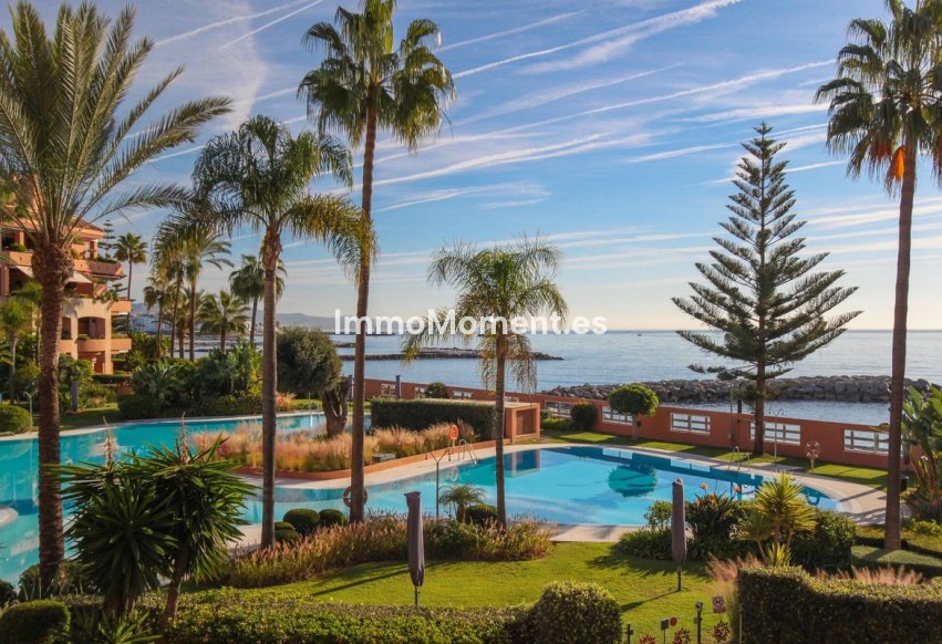 Resale - Apartment - Marbella - Puerto Banús