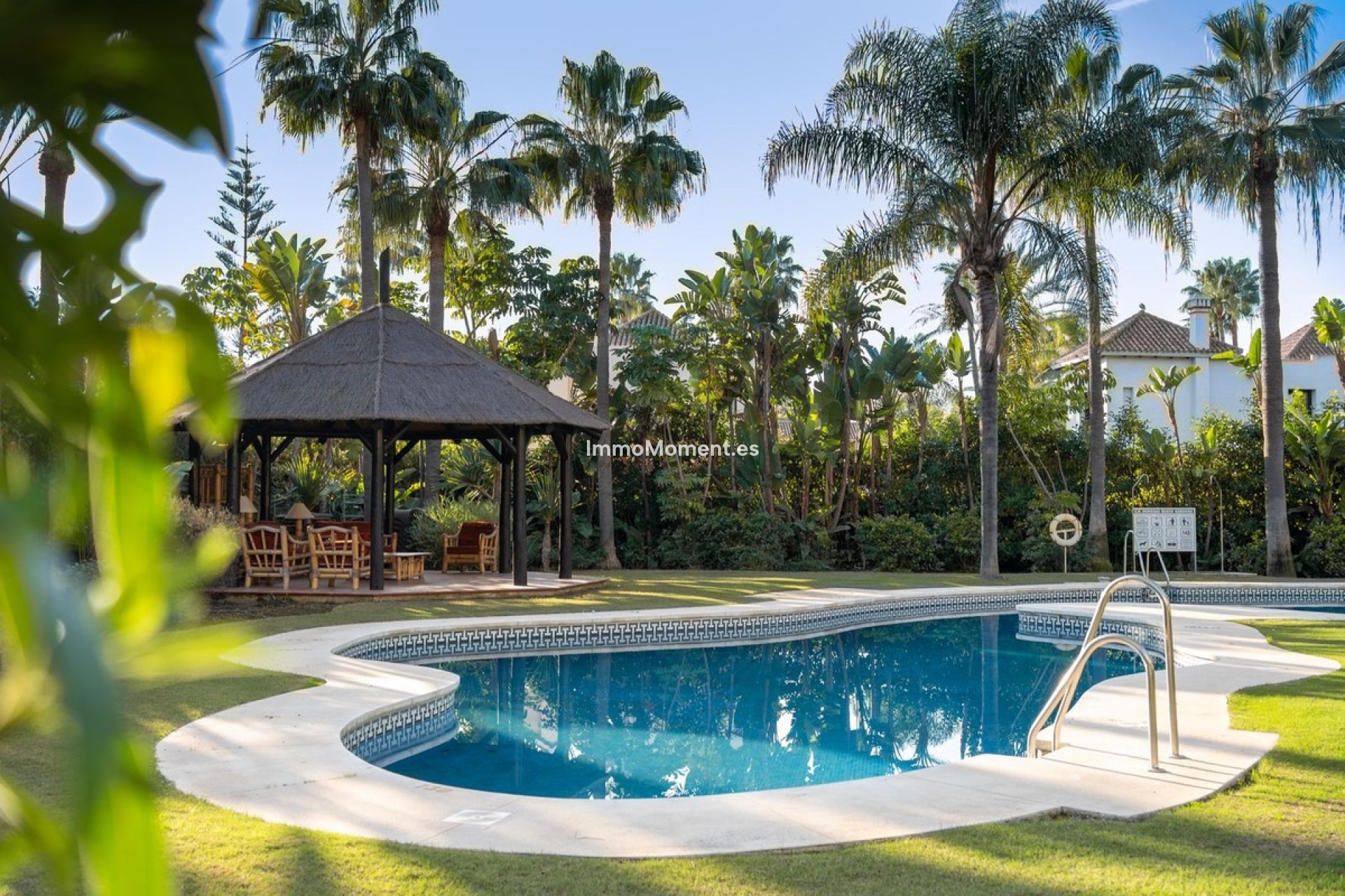 Resale - Apartment - Marbella - Puerto Banús