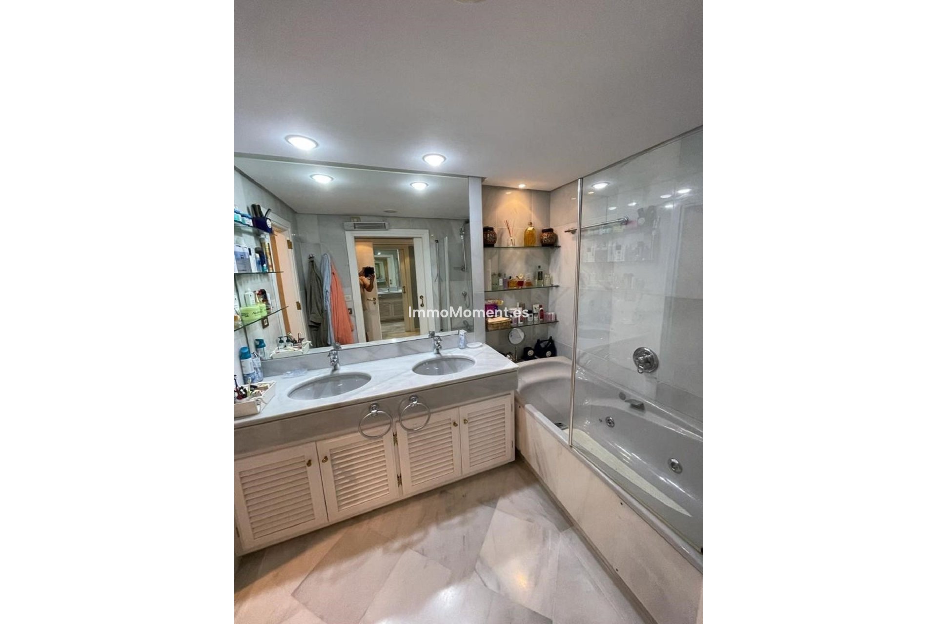 Resale - Apartment - Marbella - Puerto Banús