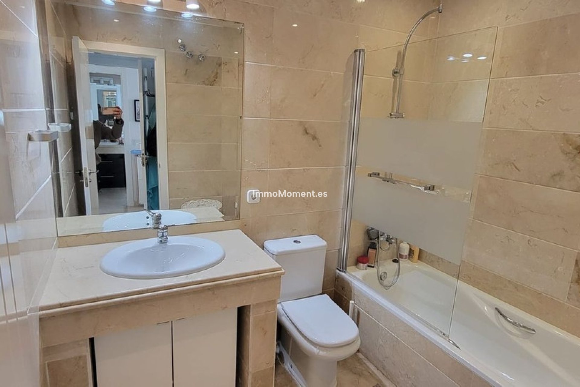 Resale - Apartment - Marbella - Puerto Banús