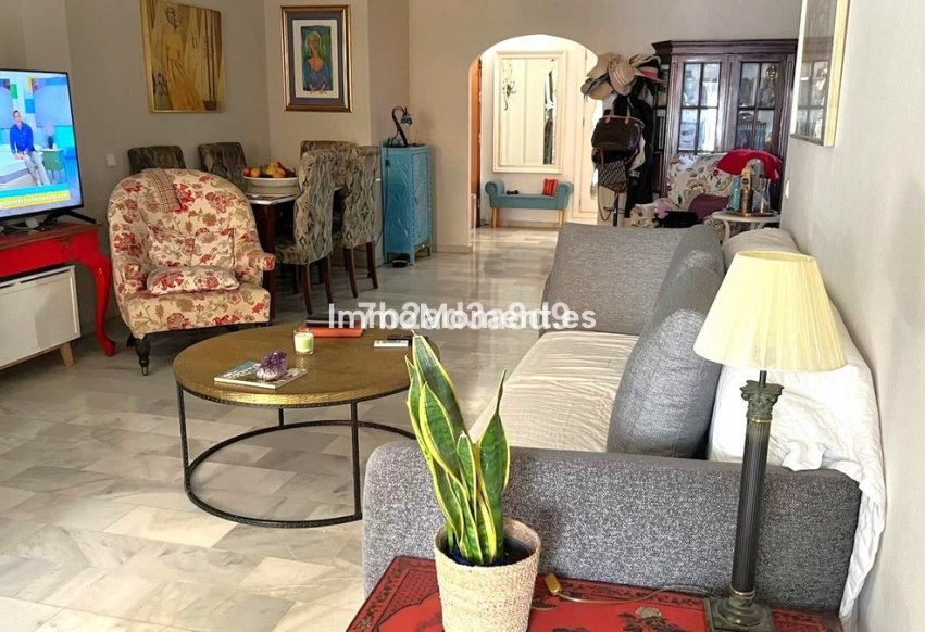 Resale - Apartment - Marbella - Puerto Banús