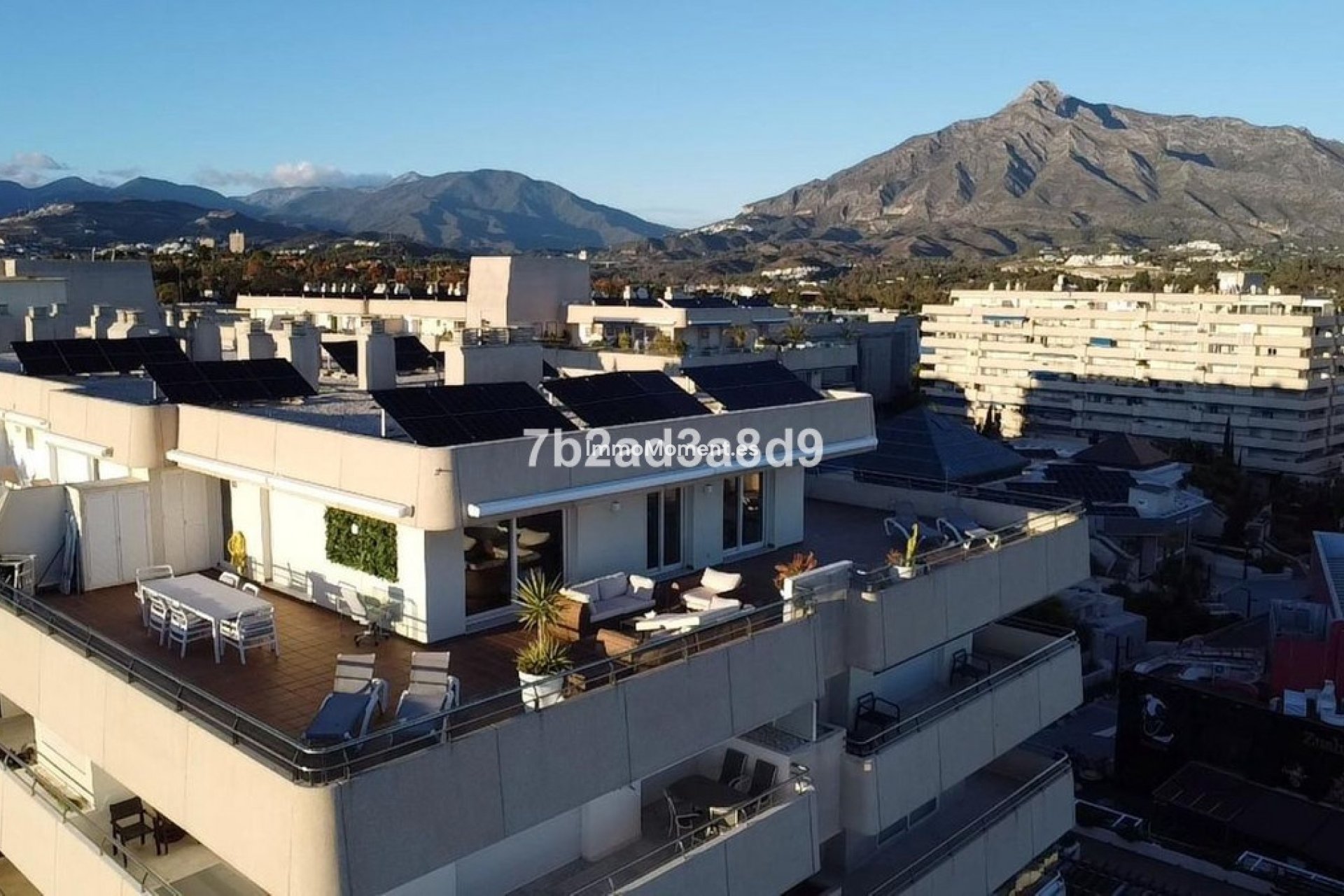 Resale - Apartment - Marbella - Puerto Banús