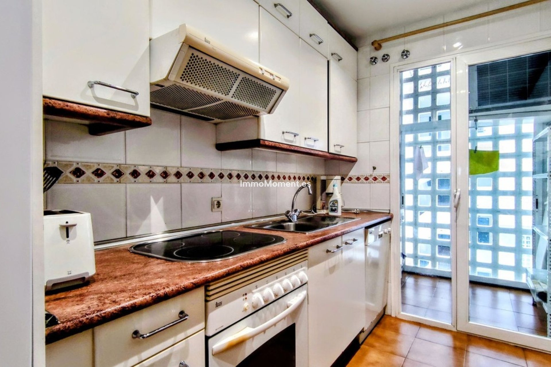 Resale - Apartment - Marbella - Puerto Banús