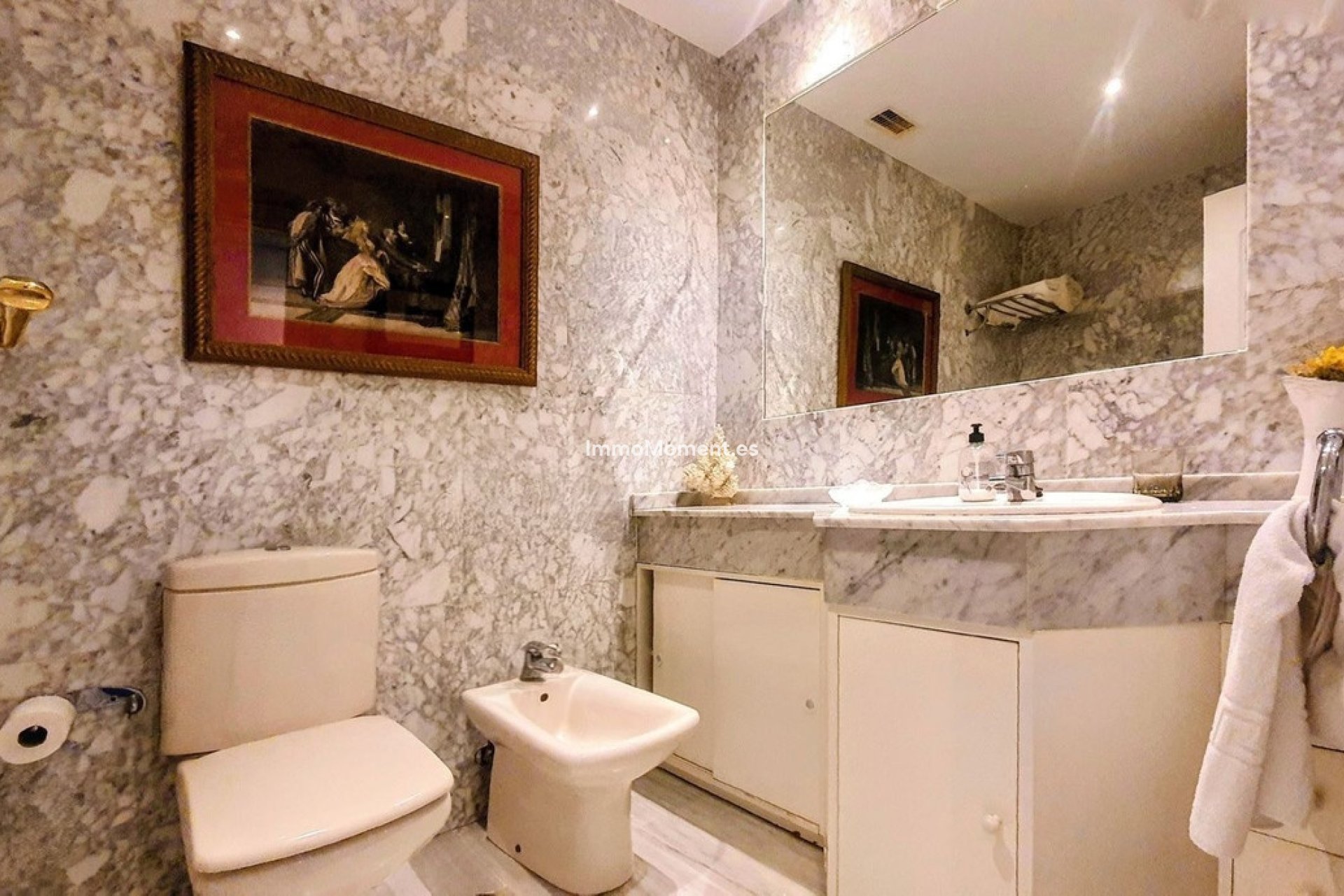 Resale - Apartment - Marbella - Puerto Banús