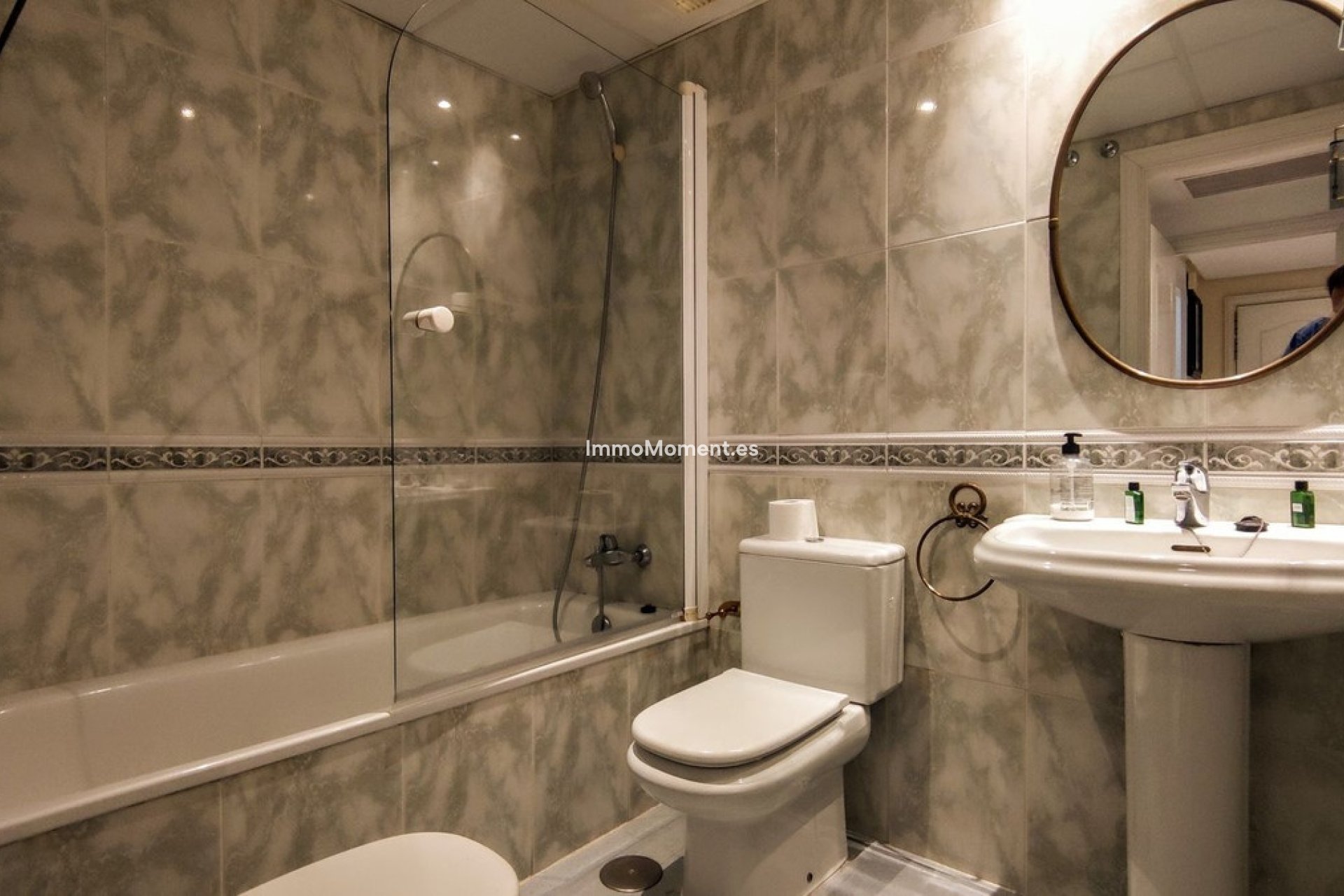 Resale - Apartment - Marbella - Puerto Banús