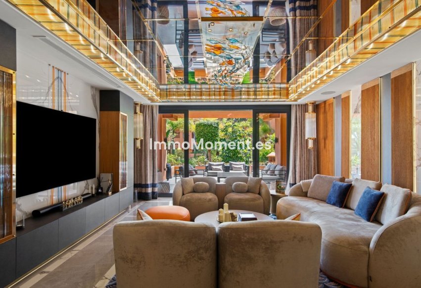 Resale - Apartment - Marbella - Puerto Banús