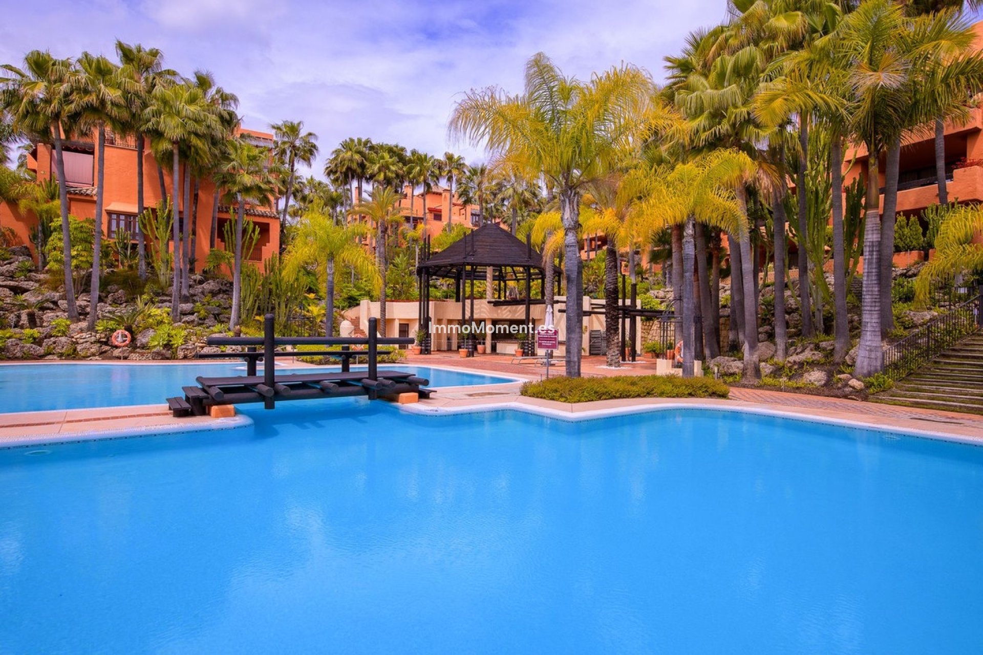 Resale - Apartment - Marbella - Puerto Banús