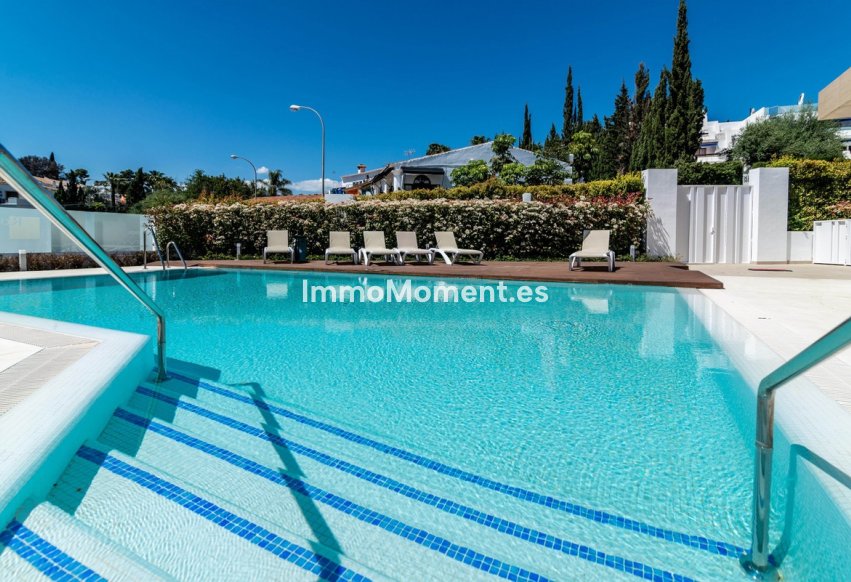 Resale - Apartment - Marbella - Puerto Banús