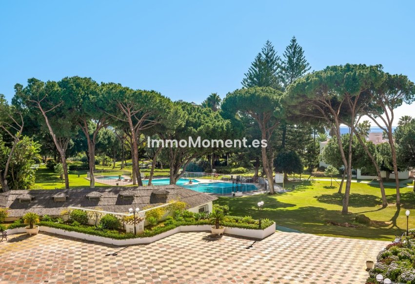 Resale - Apartment - Marbella - Puerto Banús