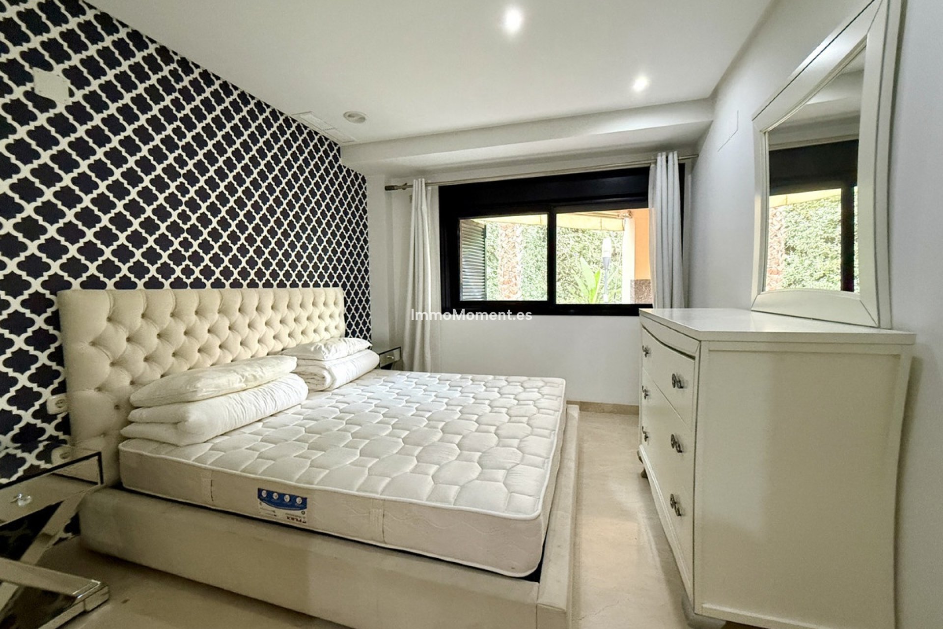 Resale - Apartment - Marbella - Puerto Banús