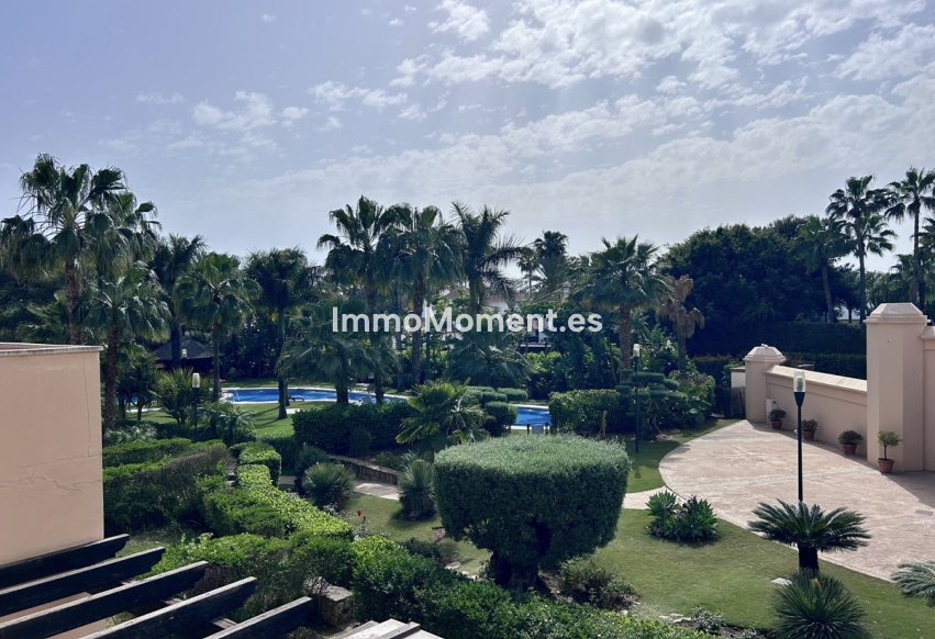 Resale - Apartment - Marbella - Puerto Banús