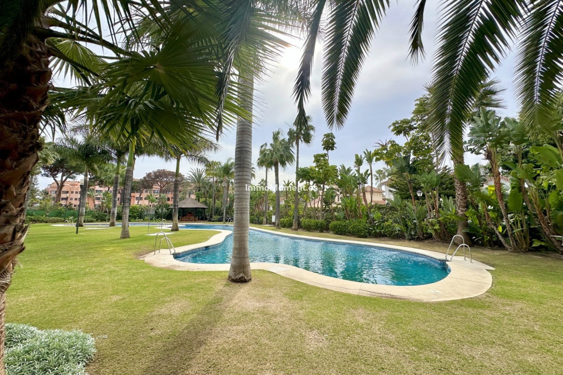 Resale - Apartment - Marbella - Puerto Banús