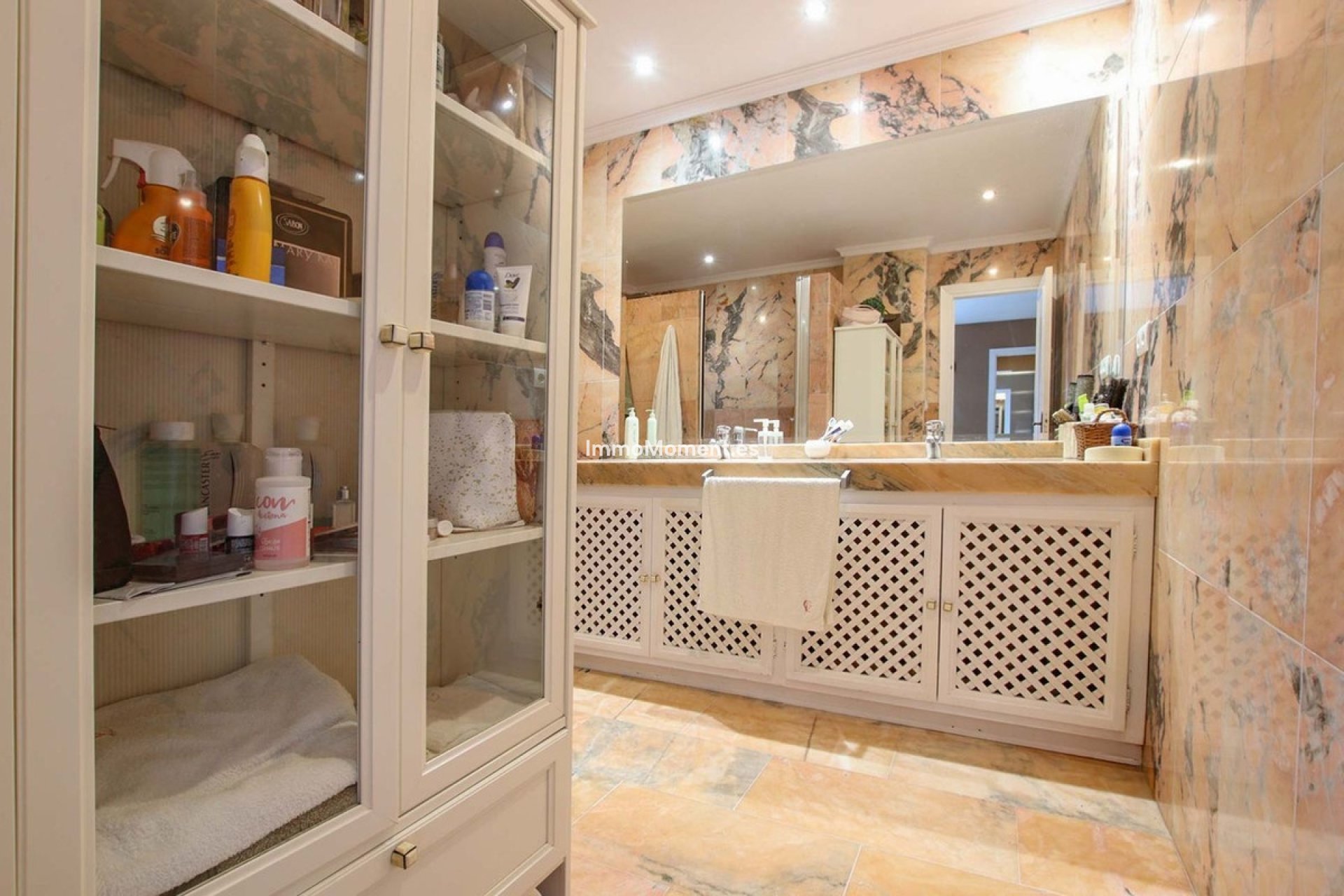 Resale - Apartment - Marbella - Puerto Banús